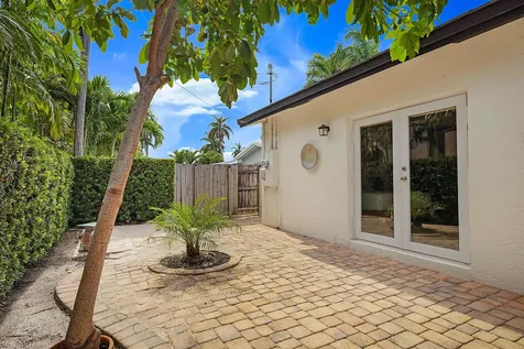 920 SE 17th Street Deerfield Beach FL 33441