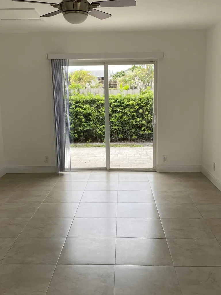 560-570 NE 19th Avenue Deerfield Beach FL 33441