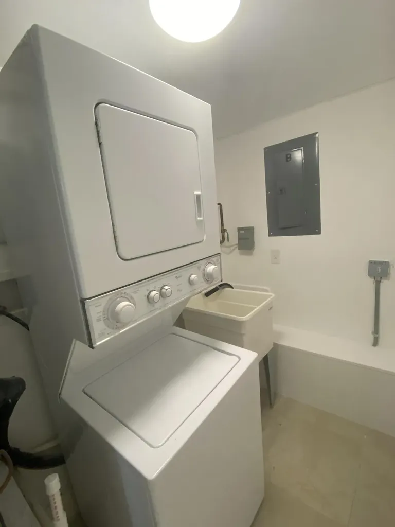 560-570 NE 19th Avenue Deerfield Beach FL 33441