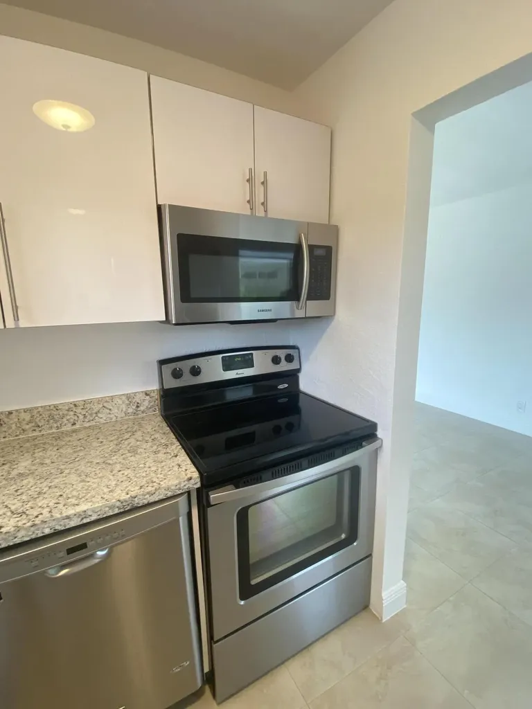 560-570 NE 19th Avenue Deerfield Beach FL 33441