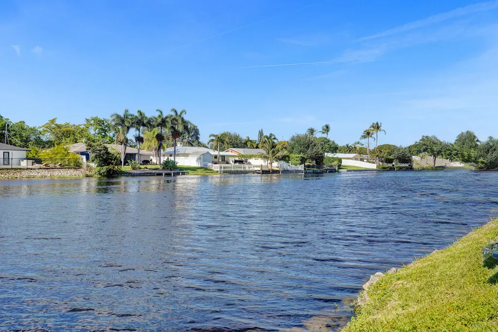 271 Oregon Lane Boca Raton FL 33487