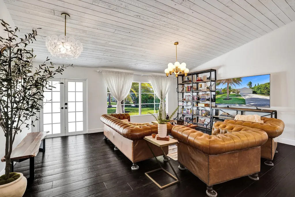 271 Oregon Lane Boca Raton FL 33487