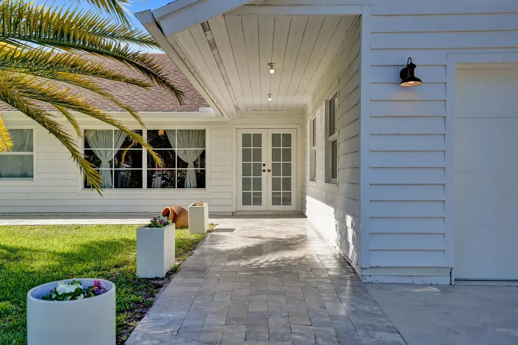 271 Oregon Lane Boca Raton FL 33487