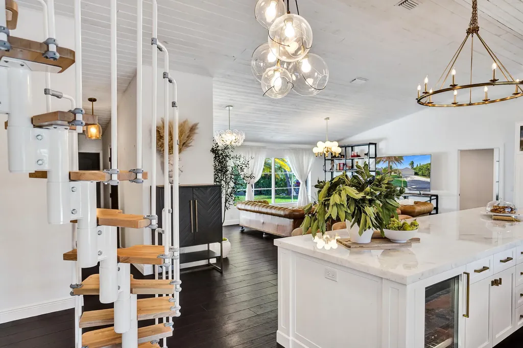 271 Oregon Lane Boca Raton FL 33487