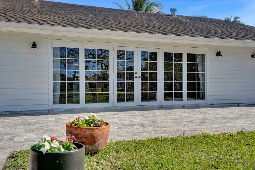 271 Oregon Lane Boca Raton FL 33487
