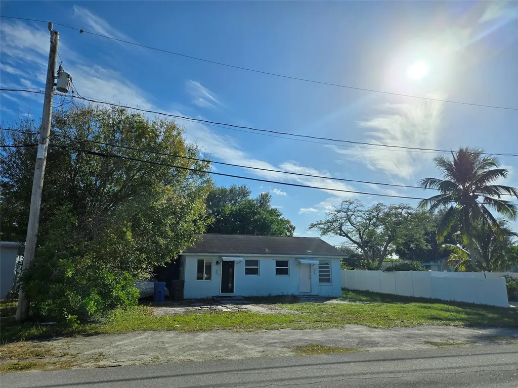1262 NE 34th Court Oakland Park FL 33334