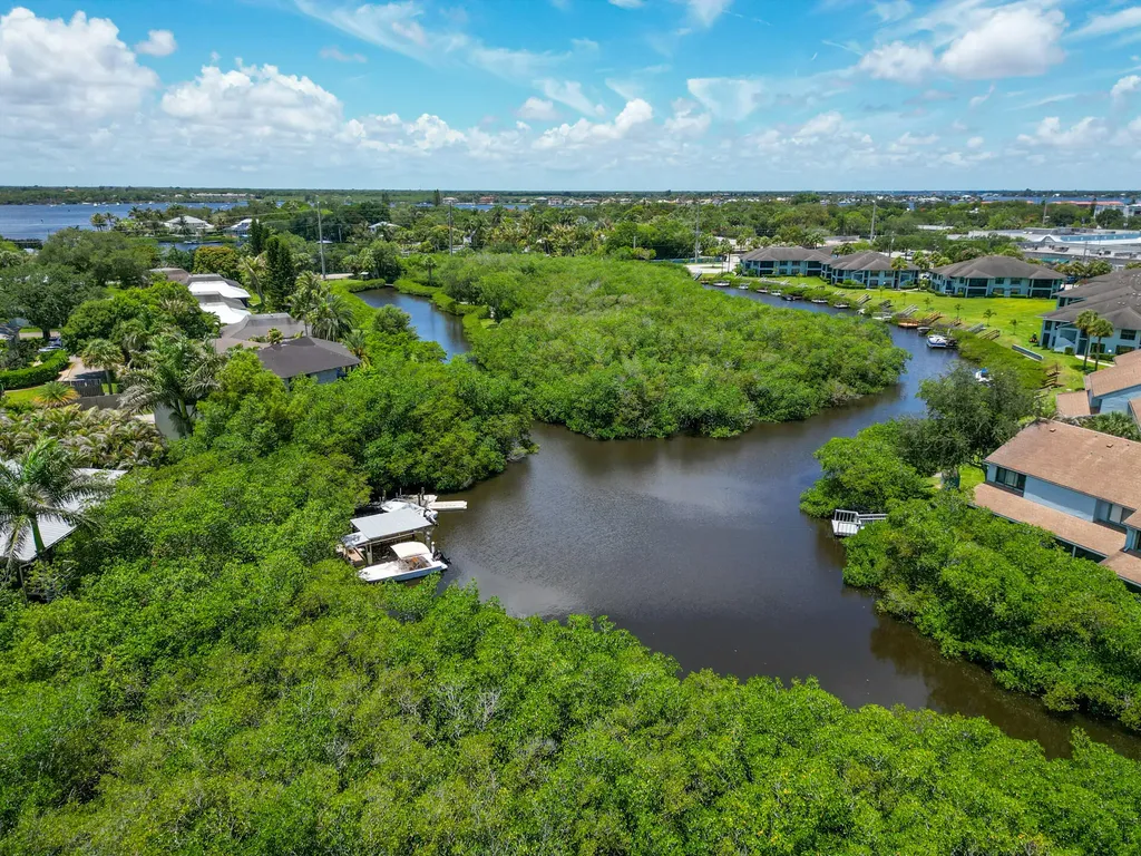 304 SW Indian Groves Drive Stuart FL 34994