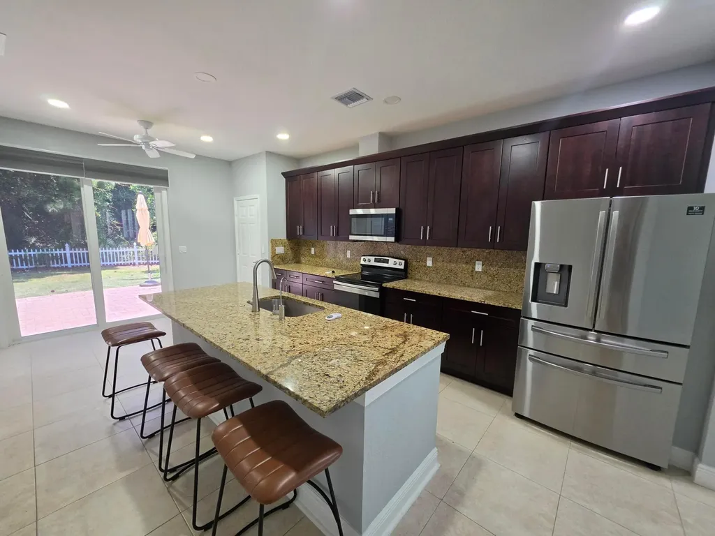 161 SE Via Visconti Port St Lucie FL 34952