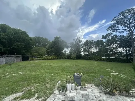 1497 SW Gastador Avenue Port St Lucie FL 34953