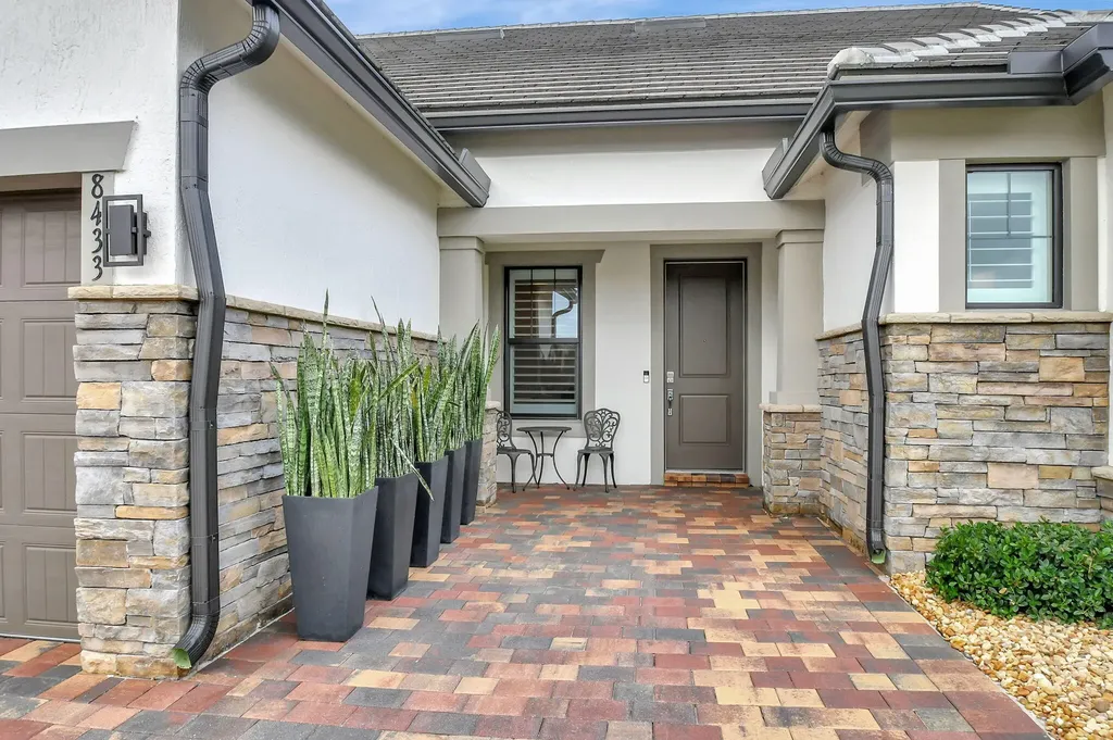 8433 Vaulting Drive Lake Worth FL 33467