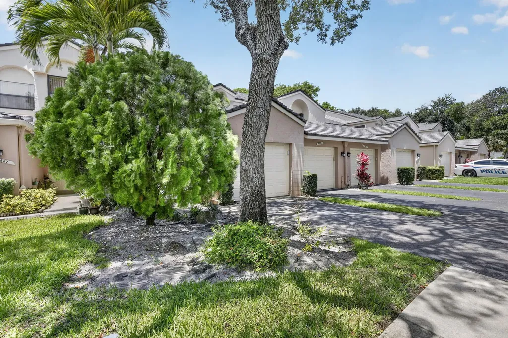 9883 NW 1st Court Plantation FL 33324