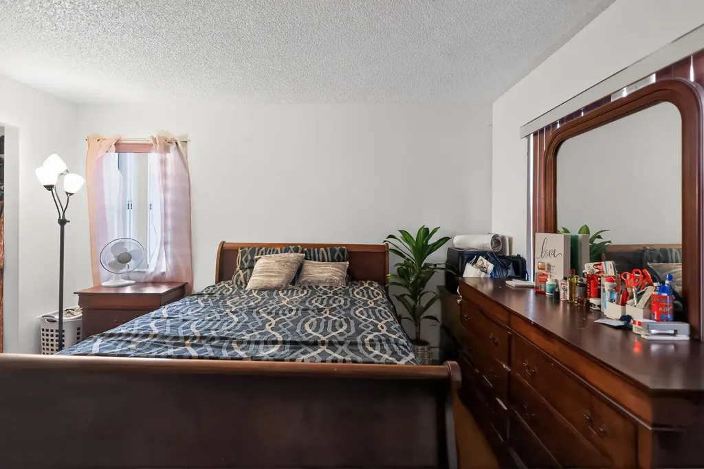 20805 NE 8th Court Miami FL 33179