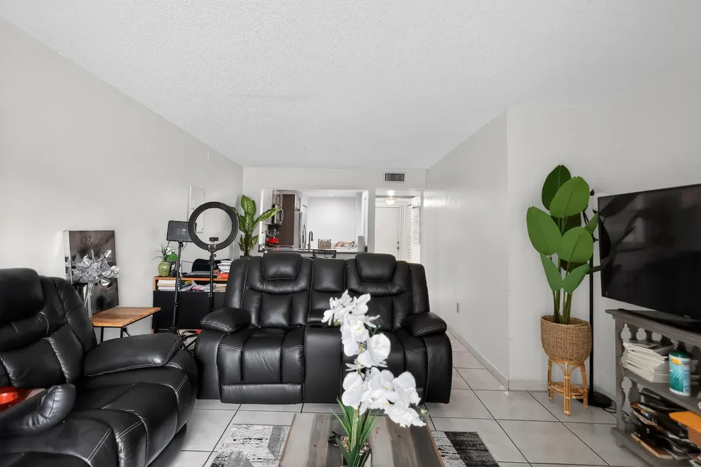 20805 NE 8th Court Miami FL 33179