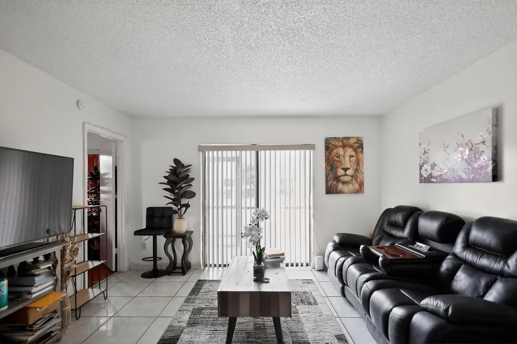 20805 NE 8th Court Miami FL 33179