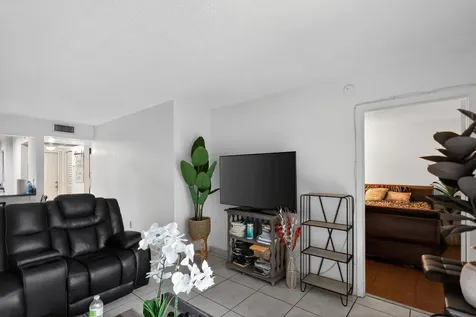 20805 NE 8th Court Miami FL 33179