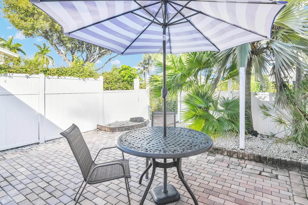 3218 Palm Drive Delray Beach FL 33483