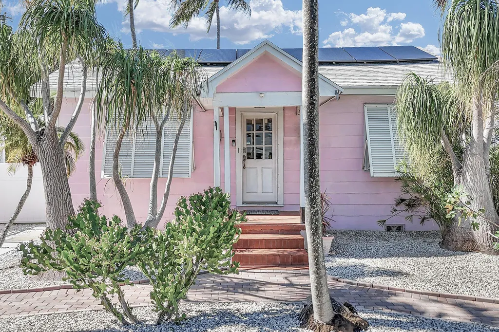 3218 Palm Drive Delray Beach FL 33483