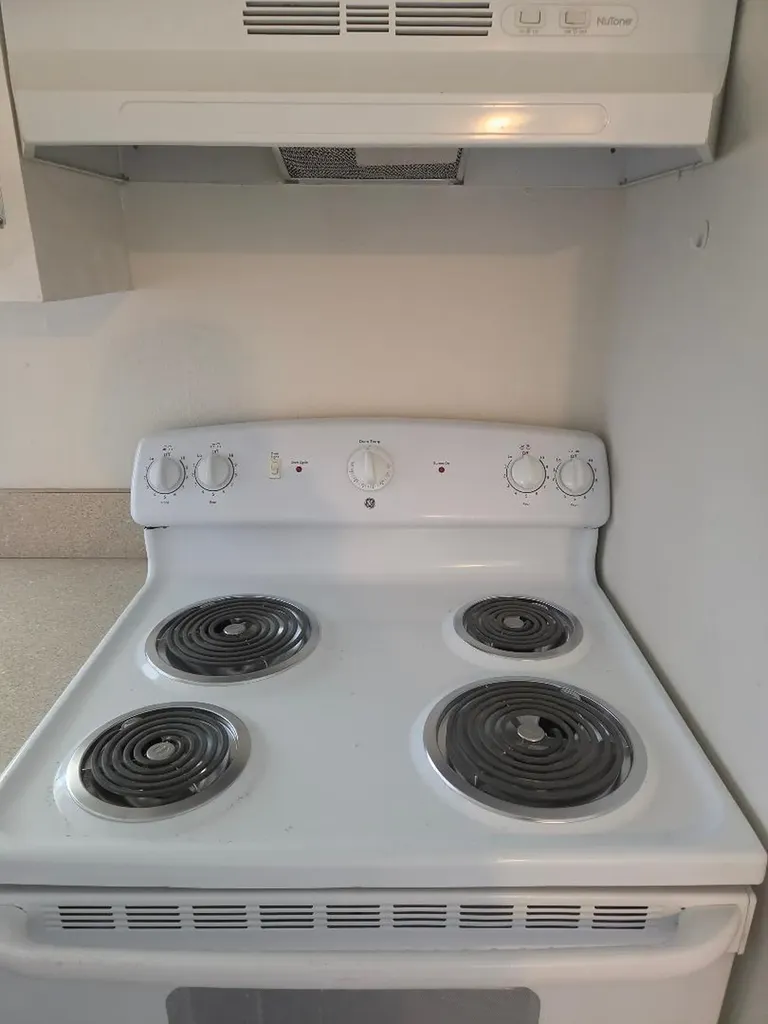 5186 NE 6th Avenue Oakland Park FL 33334