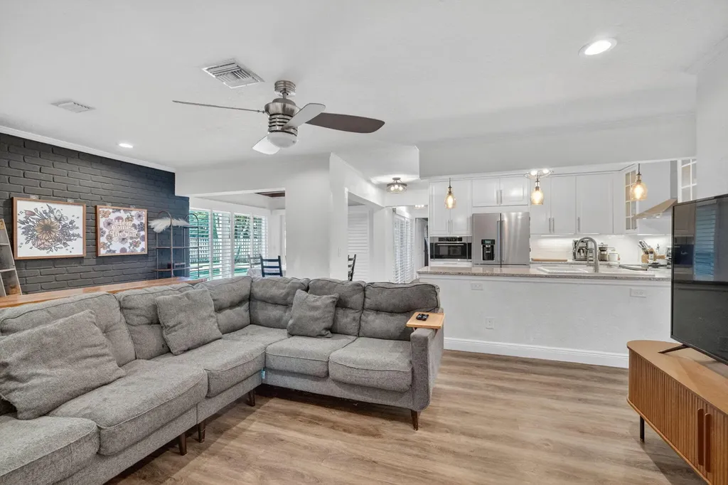 235 NW 91st Avenue Coral Springs FL 33071