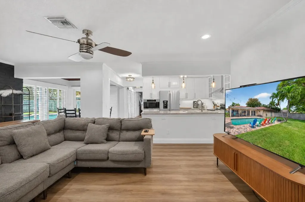235 NW 91st Avenue Coral Springs FL 33071