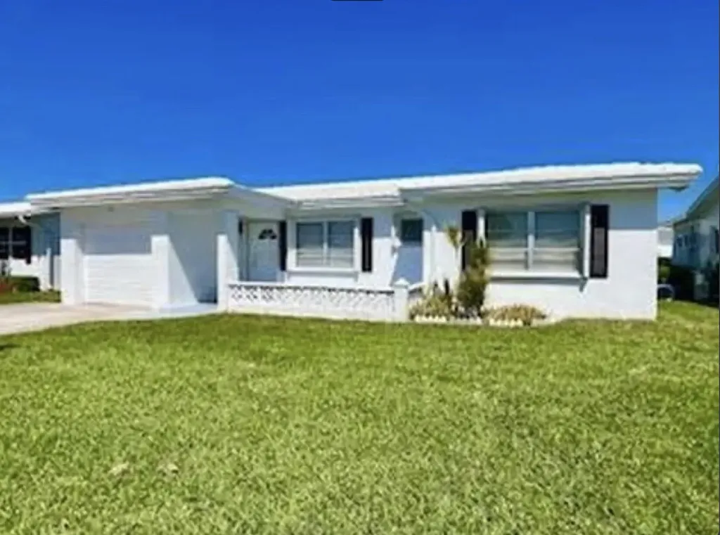 907 SW 3rd Avenue Boynton Beach FL 33426