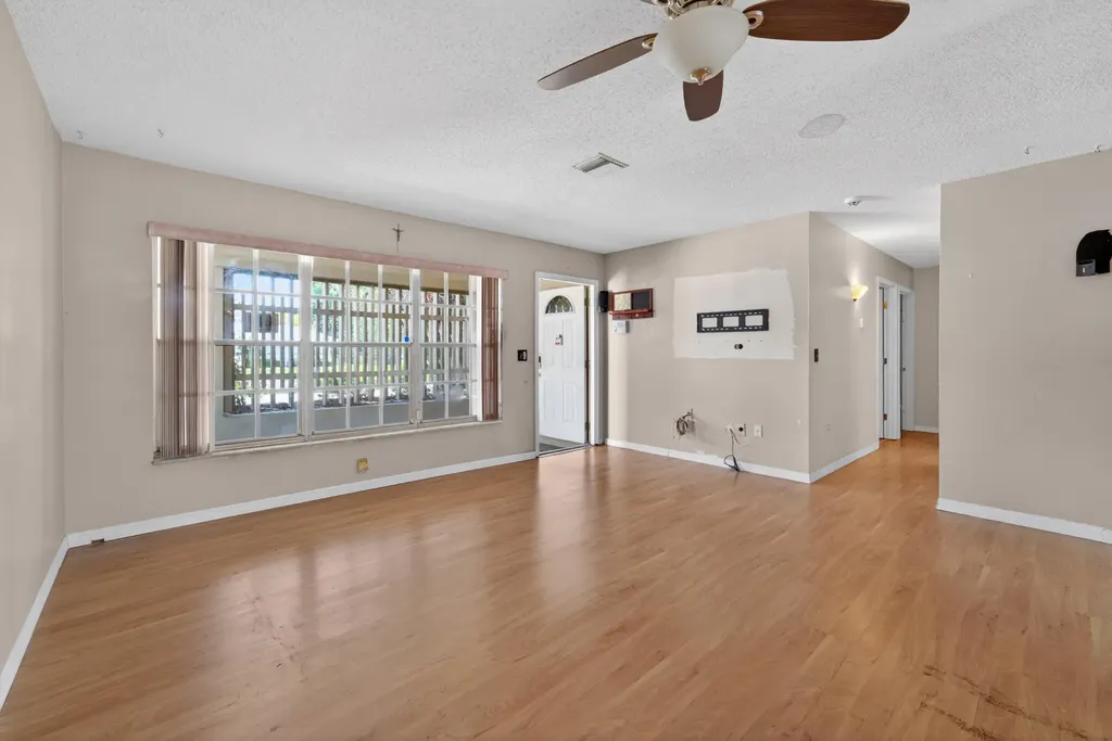 214 NE Camelot Drive Port St Lucie FL 34983