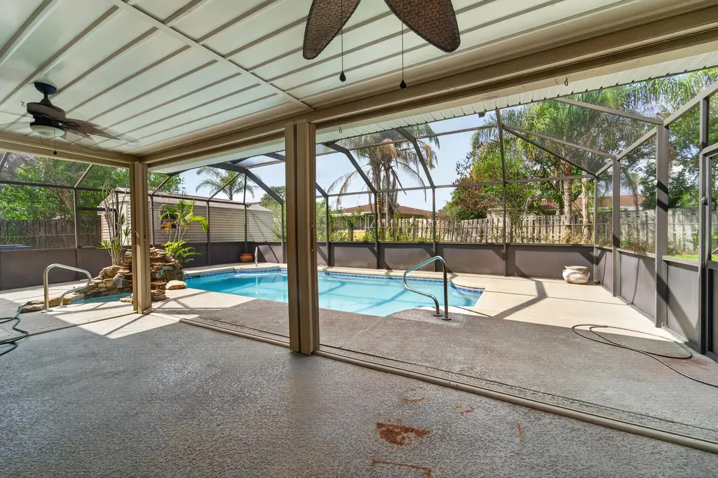 214 NE Camelot Drive Port St Lucie FL 34983