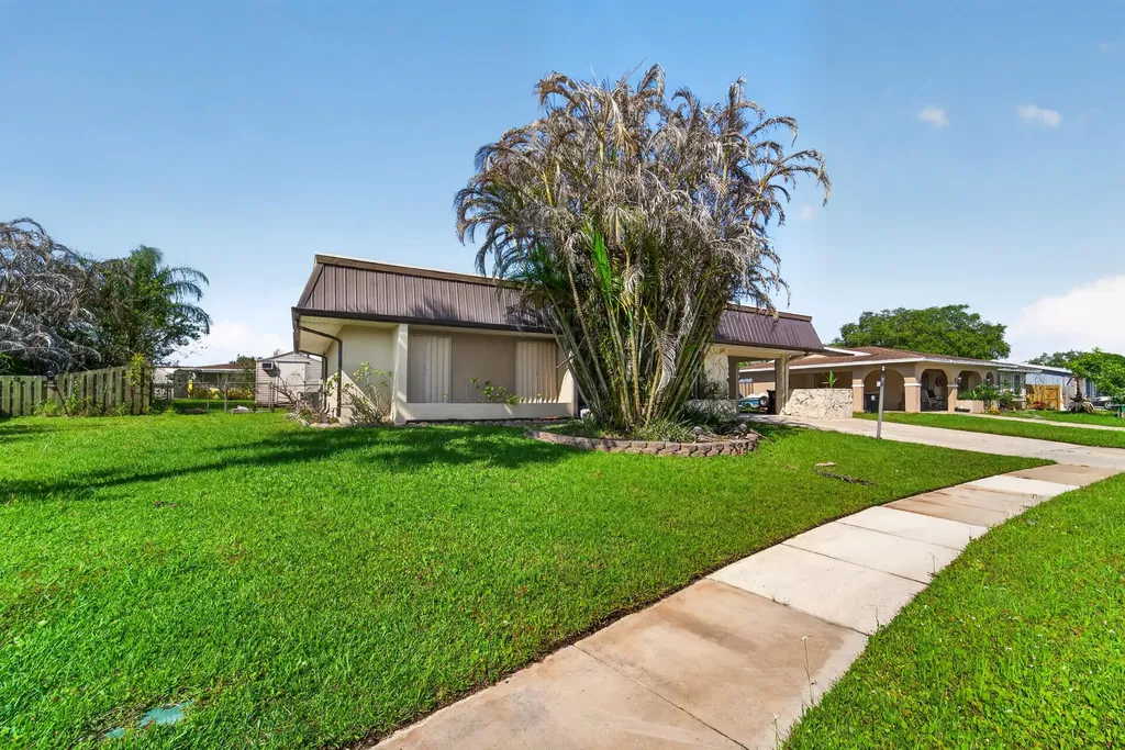 214 NE Camelot Drive Port St Lucie FL 34983