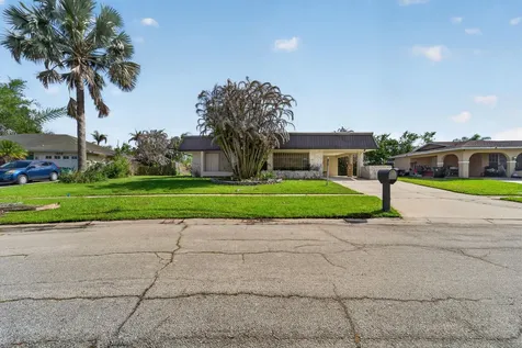 214 NE Camelot Drive Port St Lucie FL 34983