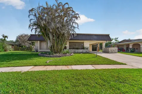 214 NE Camelot Drive Port St Lucie FL 34983