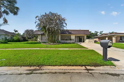 214 NE Camelot Drive Port St Lucie FL 34983