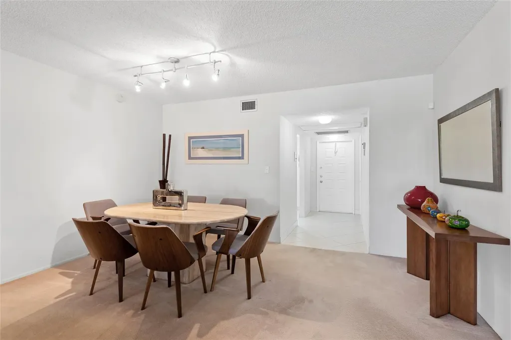 4240 Oaks Terrace Pompano Beach FL 33069