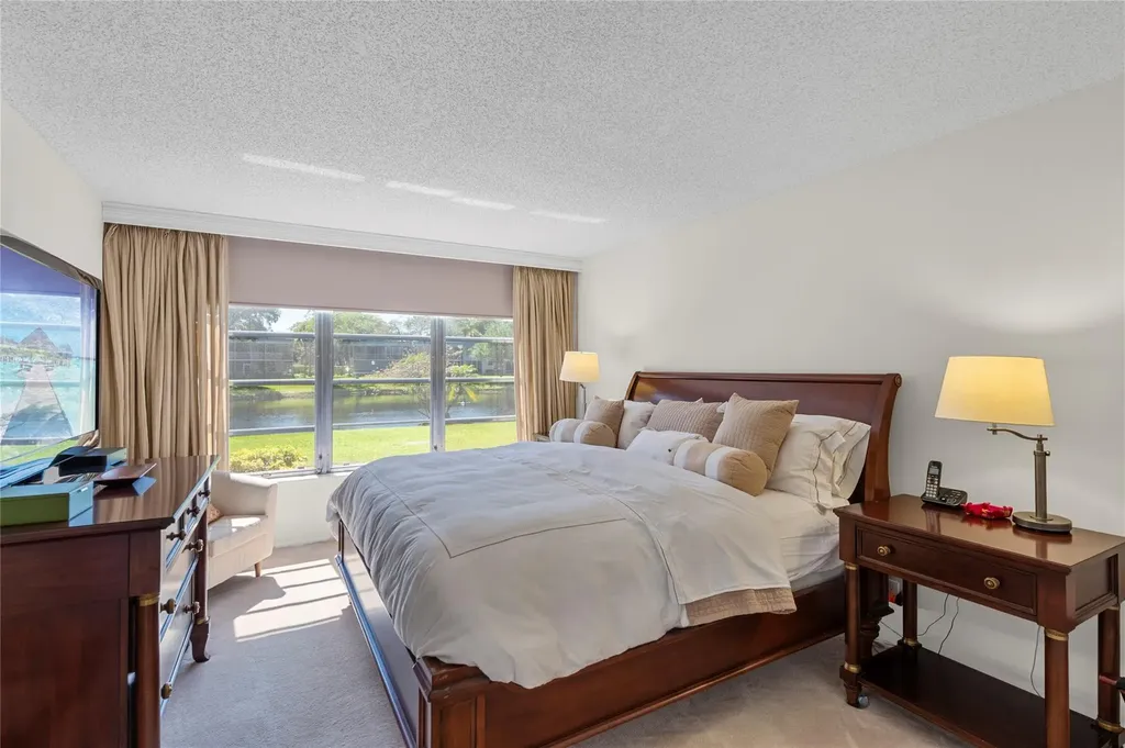 4240 Oaks Terrace Pompano Beach FL 33069