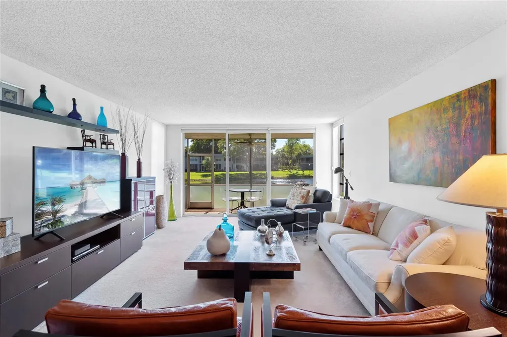 4240 Oaks Terrace Pompano Beach FL 33069