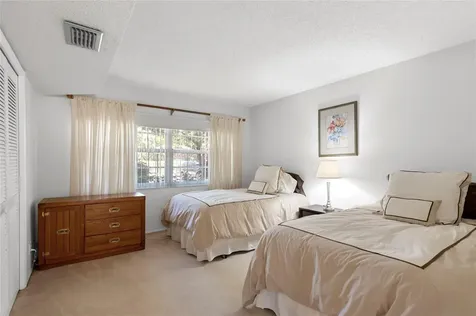 4240 Oaks Terrace Pompano Beach FL 33069