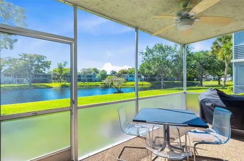 4240 Oaks Terrace Pompano Beach FL 33069