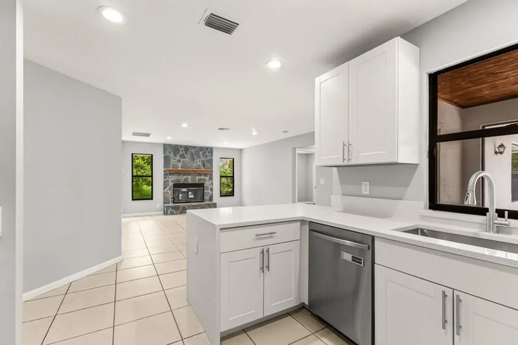 12689 N 68th Street Street N The Acreage FL 33412