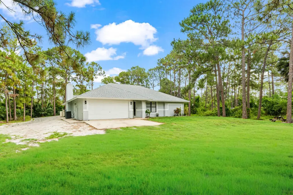 12689 N 68th Street Street N The Acreage FL 33412