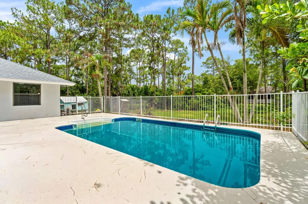 12689 N 68th Street Street N The Acreage FL 33412
