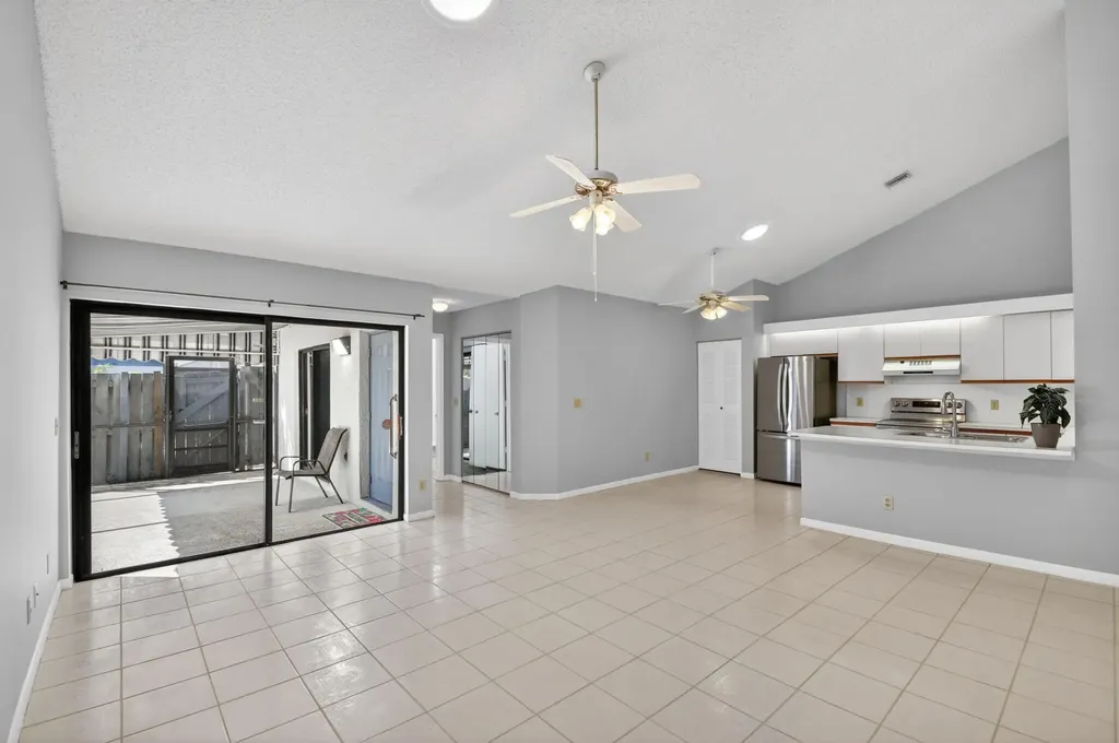 1604 Timberlane Circle Greenacres FL 33463