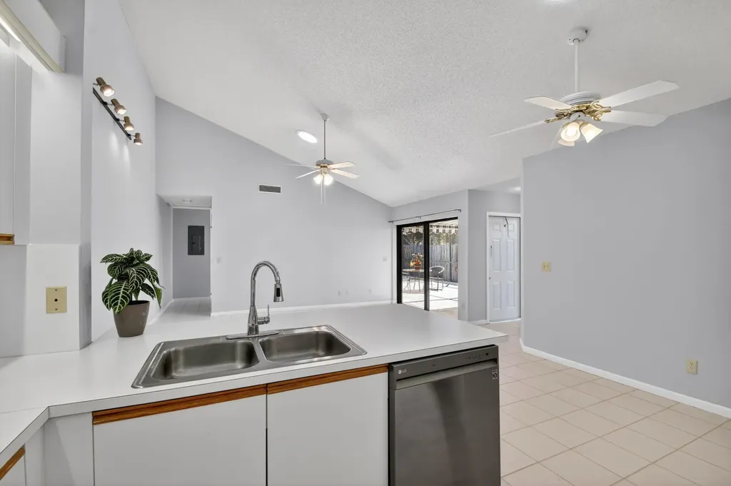 1604 Timberlane Circle Greenacres FL 33463