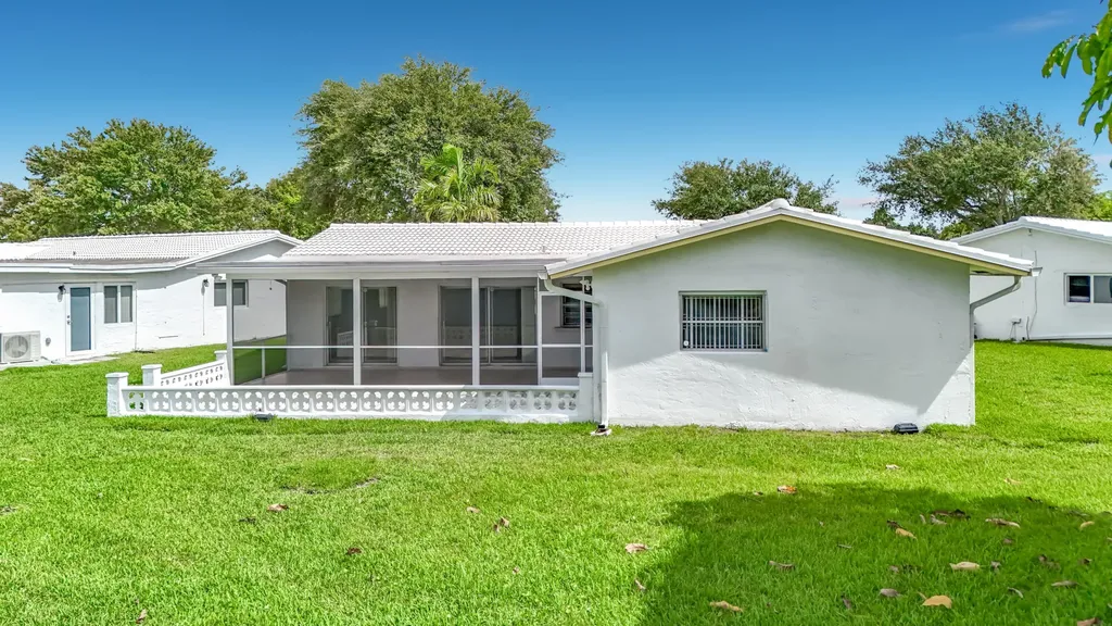 8504 NW 14th Street Plantation FL 33322