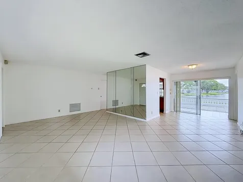 8504 NW 14th Street Plantation FL 33322