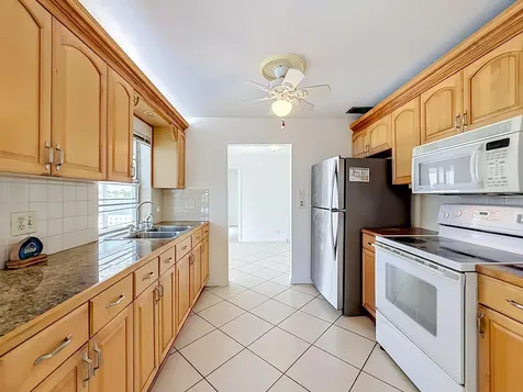 8504 NW 14th Street Plantation FL 33322