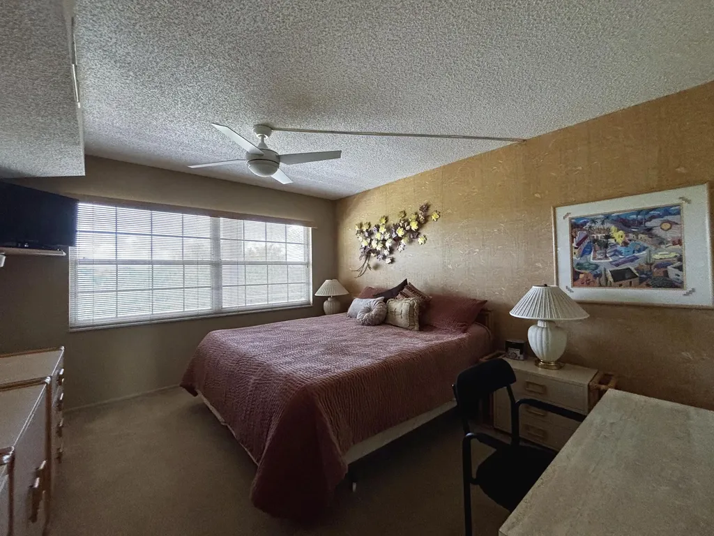 3930 Oaks Clubhouse Drive Pompano Beach FL 33069