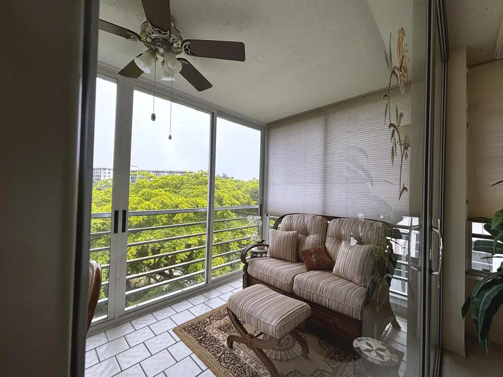 3930 Oaks Clubhouse Drive Pompano Beach FL 33069