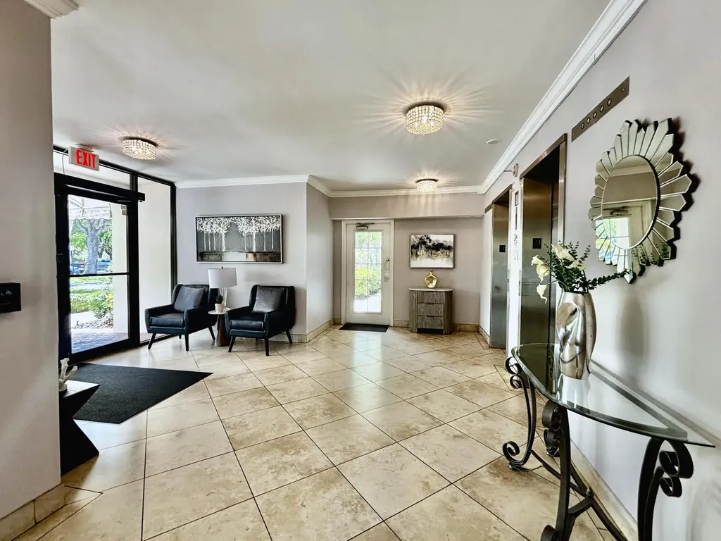 3930 Oaks Clubhouse Drive Pompano Beach FL 33069