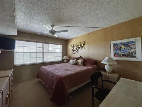 3930 Oaks Clubhouse Drive Pompano Beach FL 33069