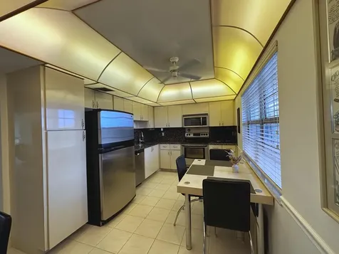 3930 Oaks Clubhouse Drive Pompano Beach FL 33069