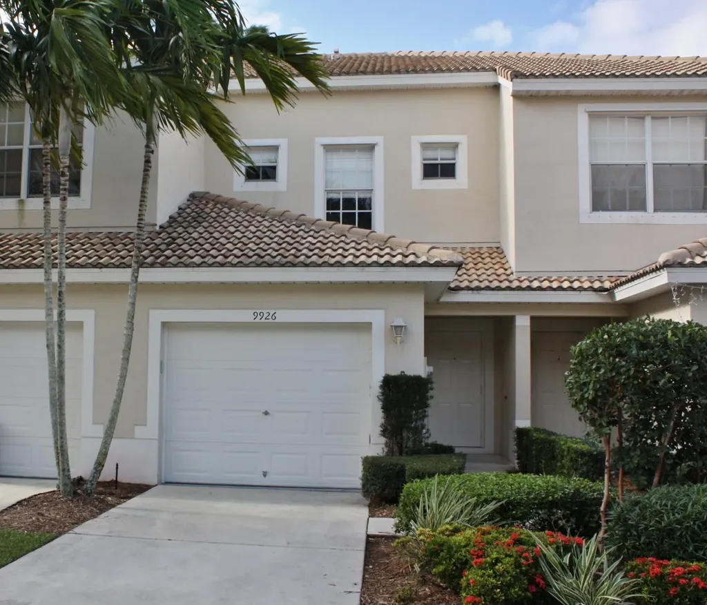 9926 Lago Drive Boynton Beach FL 33472